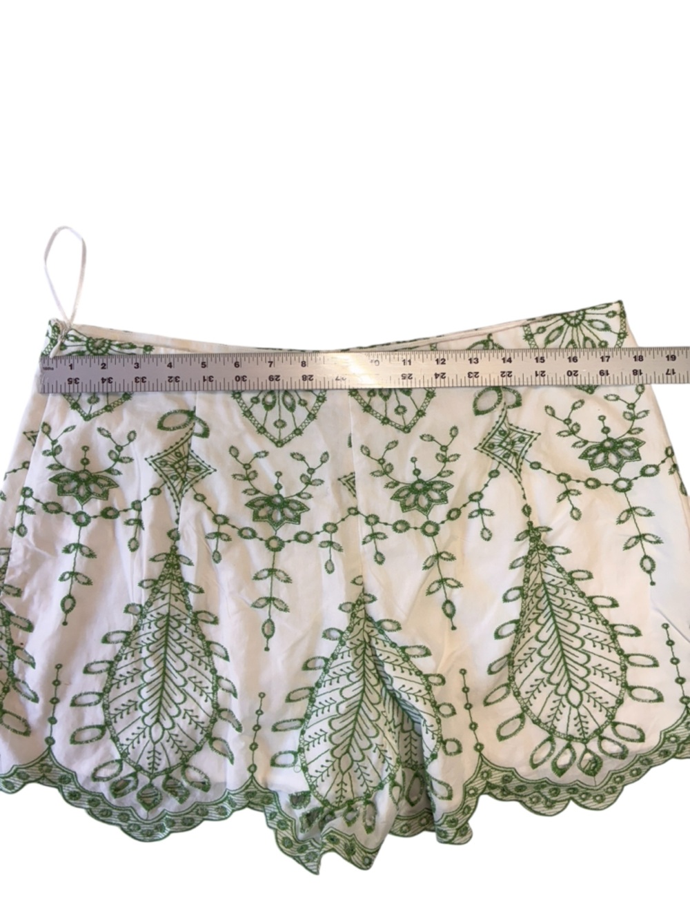 ZARA NWT High Waisted, Embroidered Shorts,  Floral Green White, Size XL - Picture 4 of 8